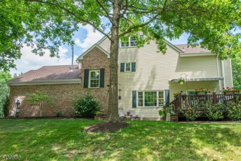 31 Cooper Lane Long Hill NJ 07946