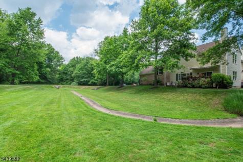 31 Cooper Lane Long Hill NJ 07946