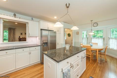 31 Cooper Lane Long Hill NJ 07946