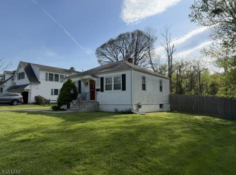 10 Lake Drive Mendham NJ 07945