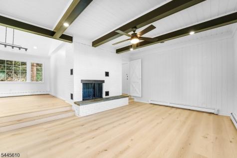 306 Warrenville Road Green Brook NJ 08812