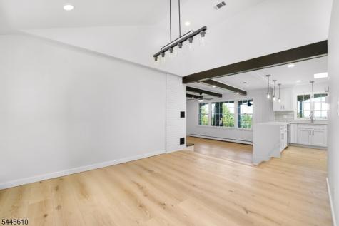 306 Warrenville Road Green Brook NJ 08812