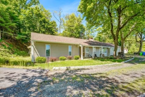 306 Warrenville Road Green Brook NJ 08812