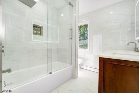 306 Warrenville Road Green Brook NJ 08812