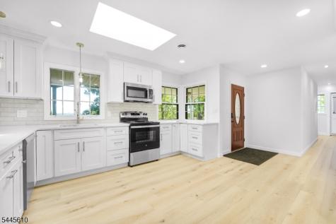 306 Warrenville Road Green Brook NJ 08812