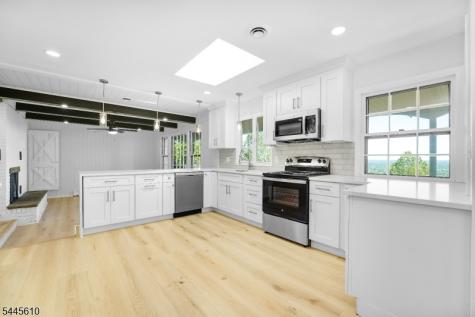 306 Warrenville Road Green Brook NJ 08812