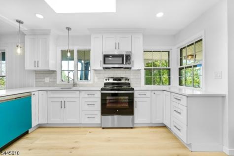 306 Warrenville Road Green Brook NJ 08812