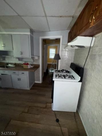 10 Mcgotty Place Irvington NJ 07111