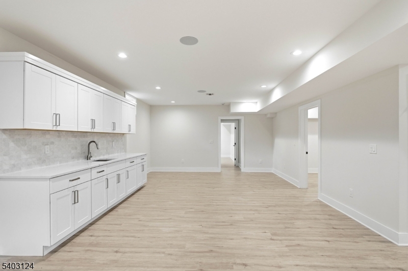 17 Arlington Drive Livingston NJ 07039