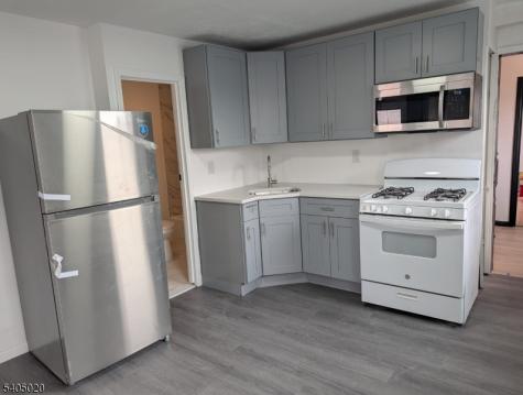111 6TH Street Elizabeth NJ 07206