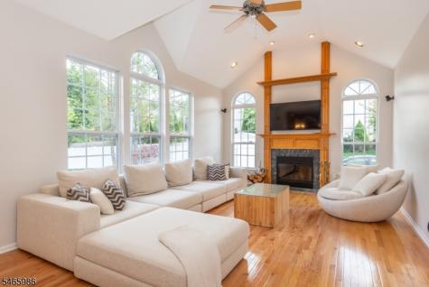 22 Saunders Lane Mount Olive NJ 07840