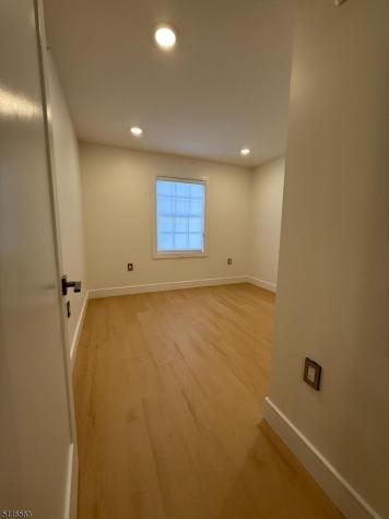 627 Valley Road Montclair NJ 07043