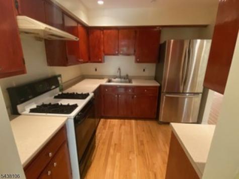 8 Stockton Court Parsippany-troy Hills NJ 07950