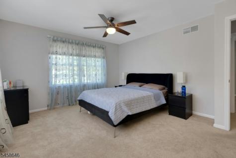 16 Mcmanus Court West Orange NJ 07052