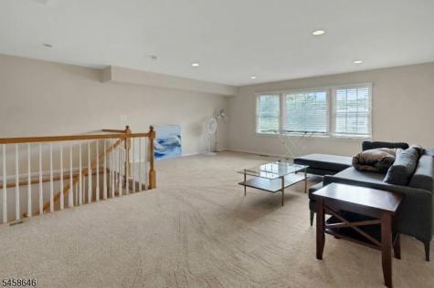 16 Mcmanus Court West Orange NJ 07052