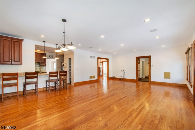 746 Valley Road Montclair NJ 07043