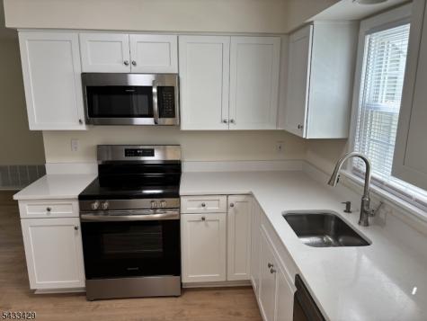 87 Junco Court Readington NJ 08887