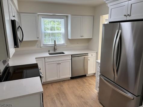 87 Junco Court Readington NJ 08887
