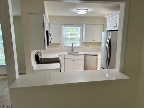 87 Junco Court Readington NJ 08887