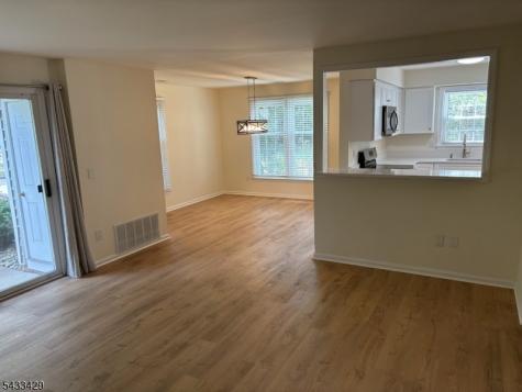 87 Junco Court Readington NJ 08887