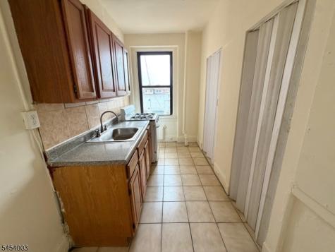 94 S Munn Avenue East Orange NJ 07018