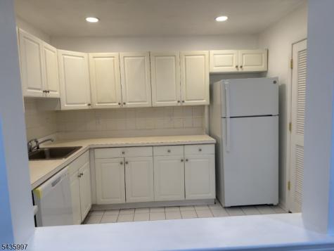901 STUYVESANT-106 Union NJ 07083