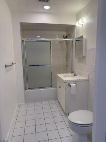901 STUYVESANT-106 Union NJ 07083