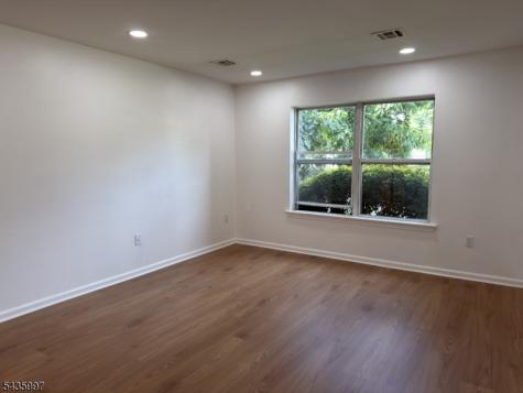 901 STUYVESANT-106 Union NJ 07083