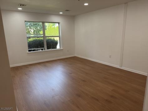 901 STUYVESANT-106 Union NJ 07083
