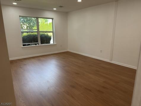 901 STUYVESANT-106 Union NJ 07083