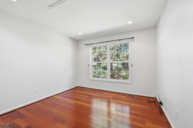 314 Winthrop Drive Nutley NJ 07110