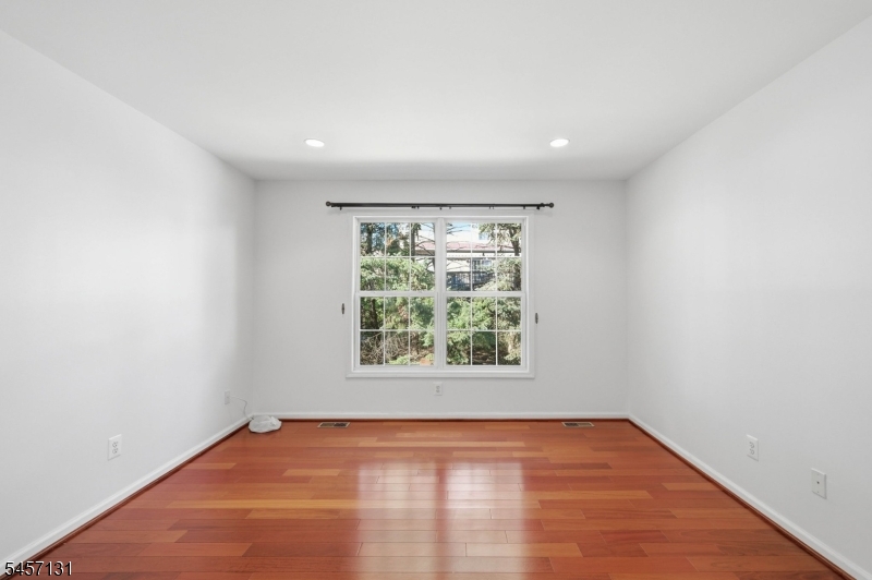 314 Winthrop Drive Nutley NJ 07110
