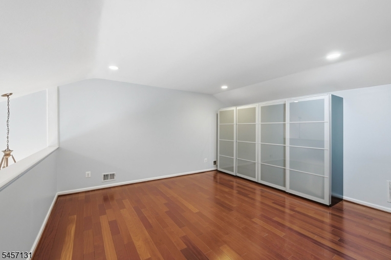314 Winthrop Drive Nutley NJ 07110