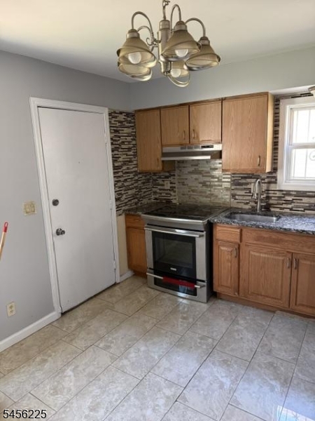 27 16TH Avenue Newark NJ 07103