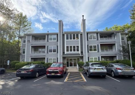 2509 Candlelight Court Helmetta NJ 08828
