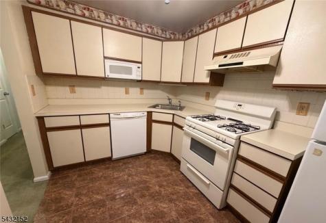 2509 Candlelight Court Helmetta NJ 08828