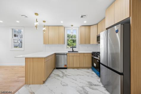 32 Oak Bend Road West Orange NJ 07052