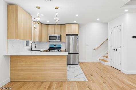 32 Oak Bend Road West Orange NJ 07052