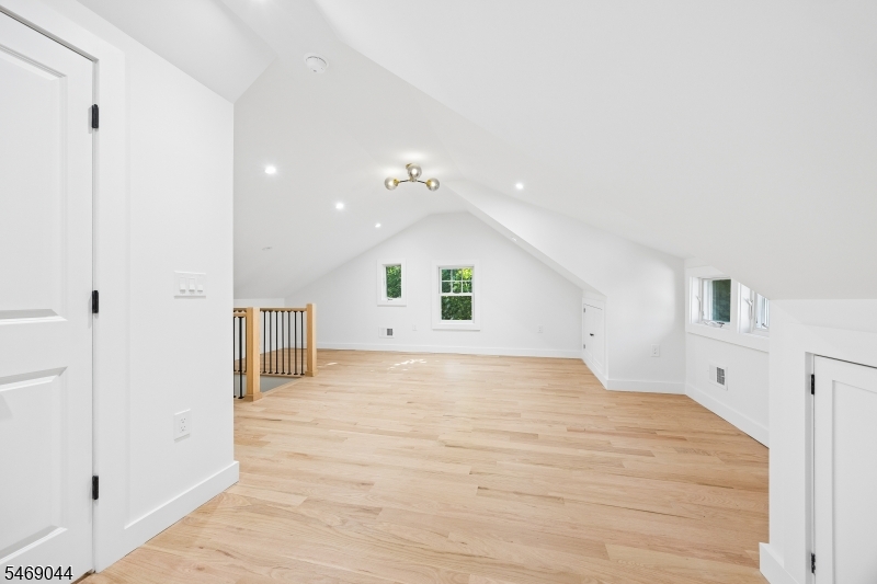 32 Oak Bend Road West Orange NJ 07052