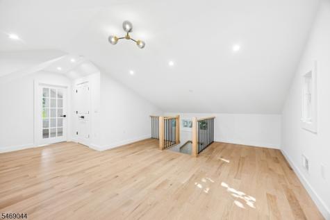 32 Oak Bend Road West Orange NJ 07052