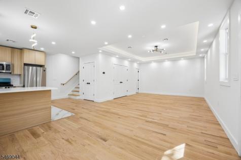 32 Oak Bend Road West Orange NJ 07052