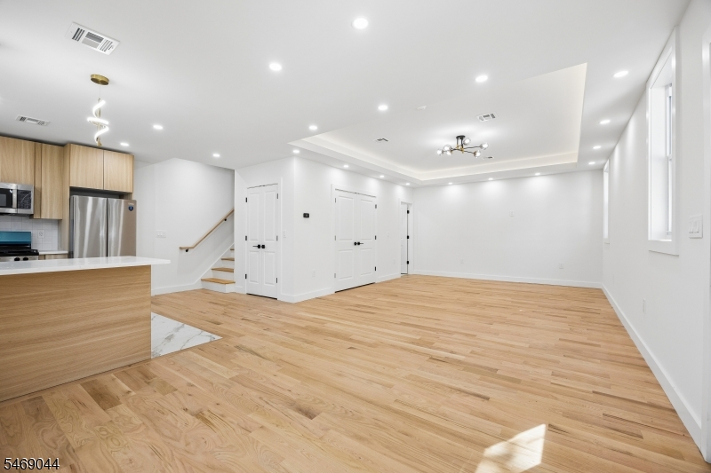 32 Oak Bend Road West Orange NJ 07052