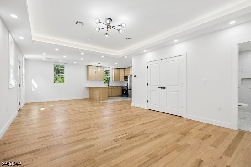 32 Oak Bend Road West Orange NJ 07052