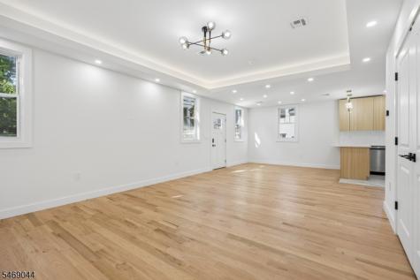 32 Oak Bend Road West Orange NJ 07052