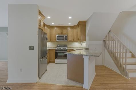 28 Helton Terrace Montville NJ 07045