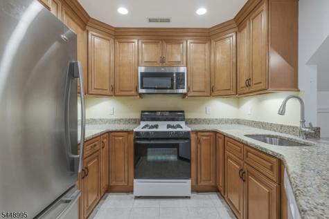 28 Helton Terrace Montville NJ 07045