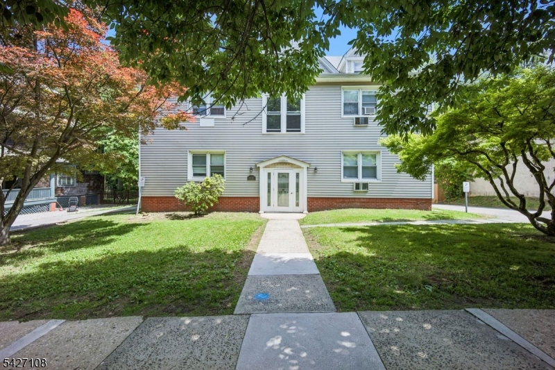 44 Gates Ave Apt 2 Montclair NJ 07042