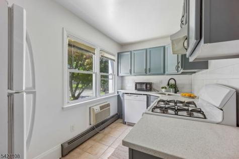 44 Gates Ave Apt 2 Montclair NJ 07042