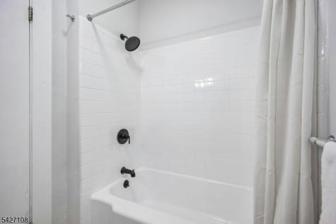 44 Gates Ave Apt 2 Montclair NJ 07042