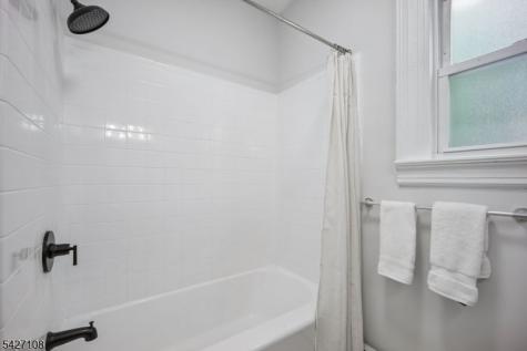 44 Gates Ave Apt 2 Montclair NJ 07042